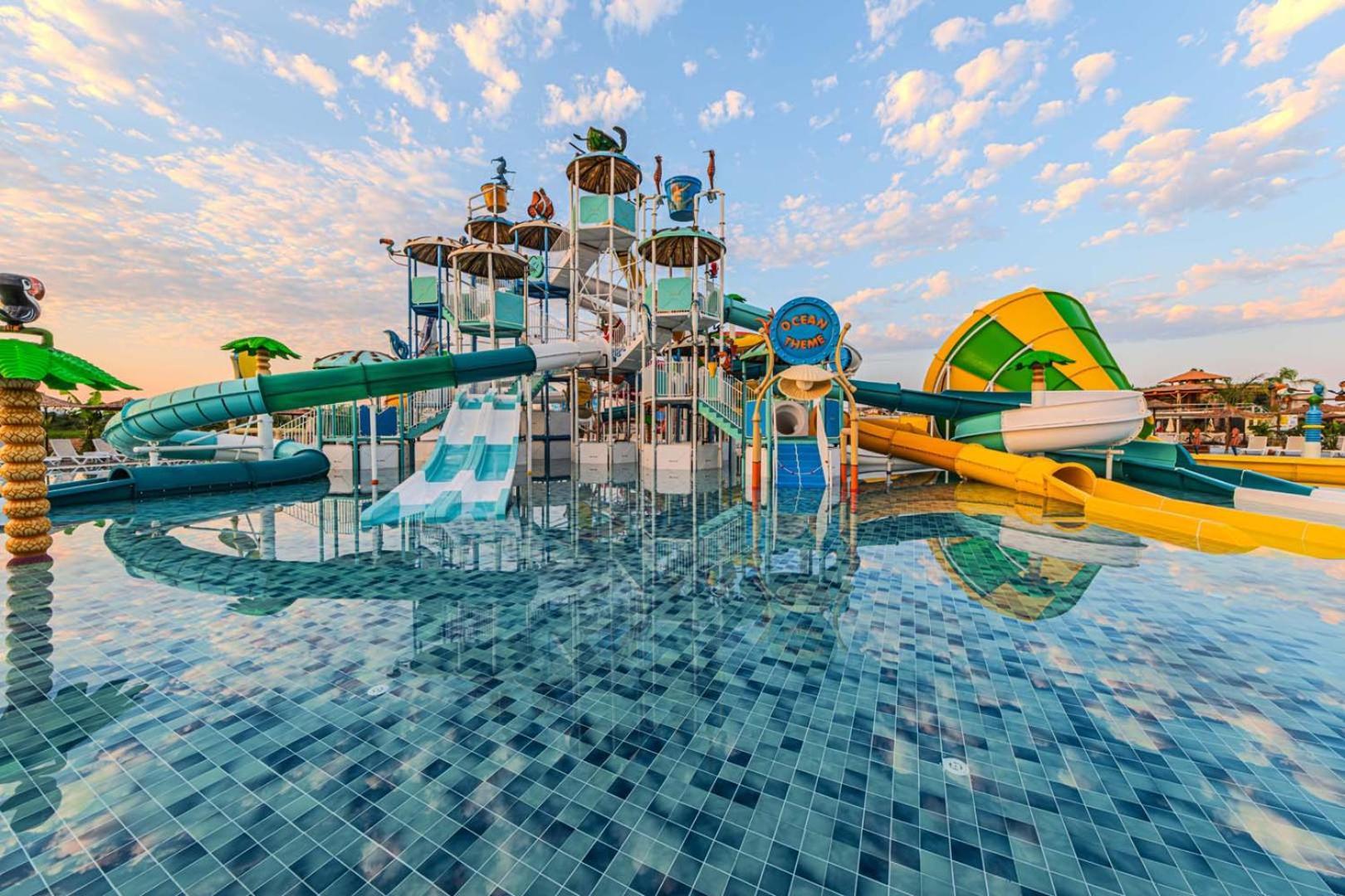 Dream Fun World Hotel Side Kültér fotó